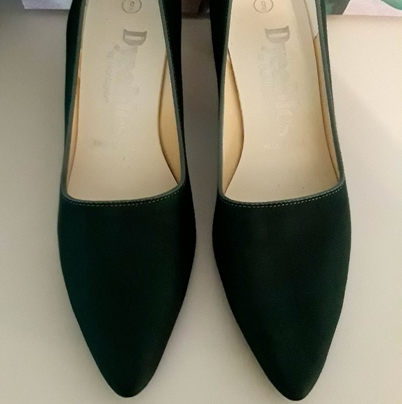 Deep Green Heels - Picture 3 of 8